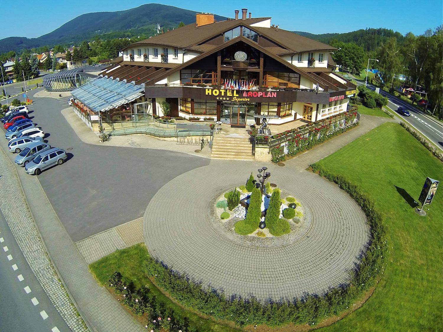 Wellness Hotel Eroplán Rožnov pod Radhoštěm Exterior foto